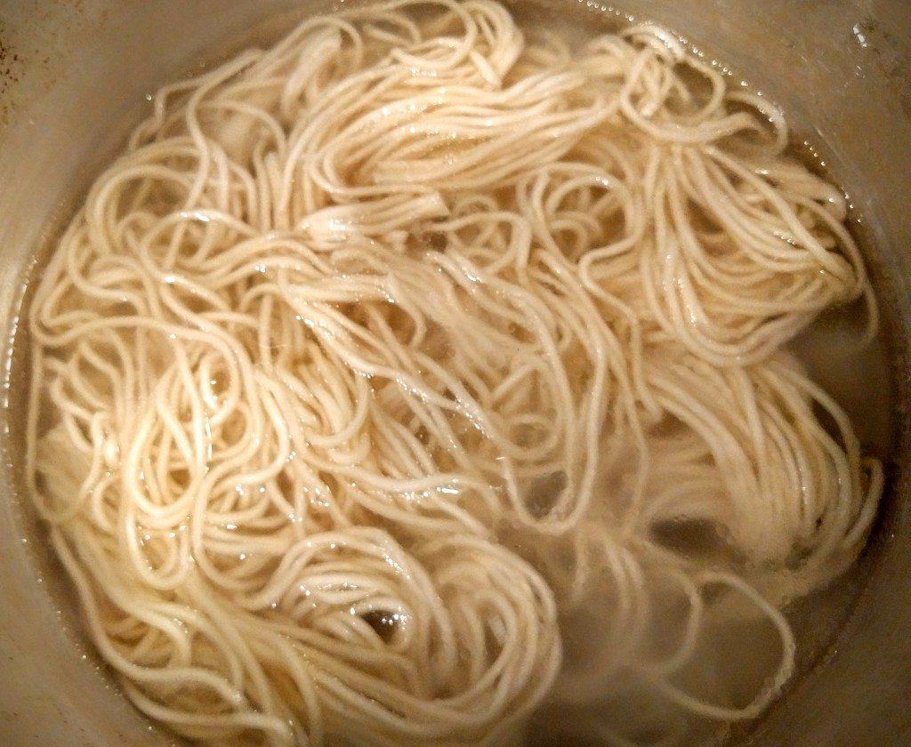 Veg Hakka Noodles Recipe Instructions