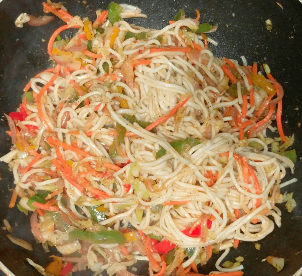 Veg Hakka Noodles Recipe with Step By Step Instructions 15